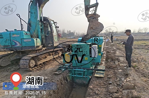 防渗渠现浇成型机